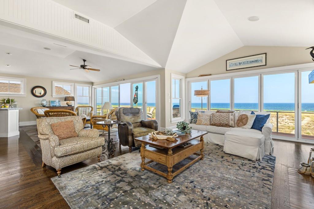 Exceptional Seabrook beachfront home: Combines coastal luxury and rare privacy