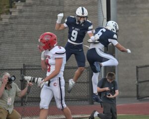 Vargas 4 Tds Selvais Help Unbeaten Eagles Carve Up Central Catholic 1